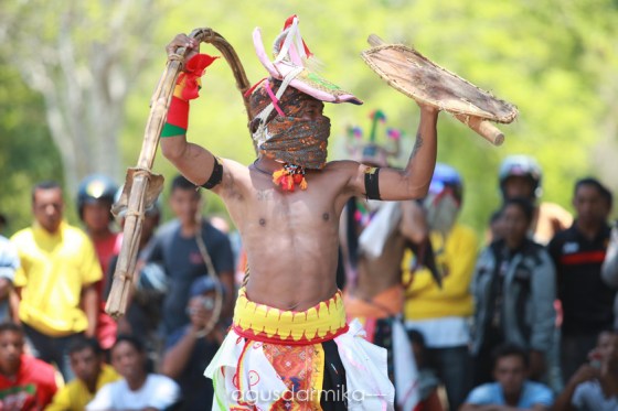 ------ Caci dance (3)